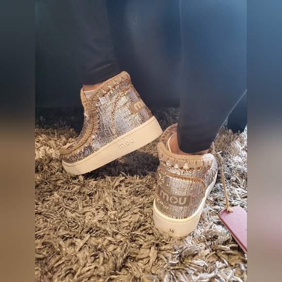 Brand new MOU Metallic Eskimo booties - Picture 2 of 3